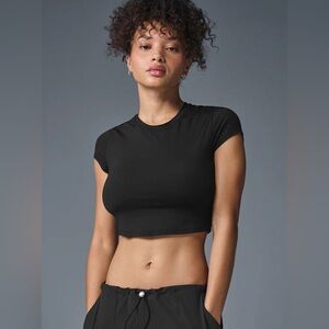 ALO YOGA - Alosoft Crop Finesse Short Sleeve Size S